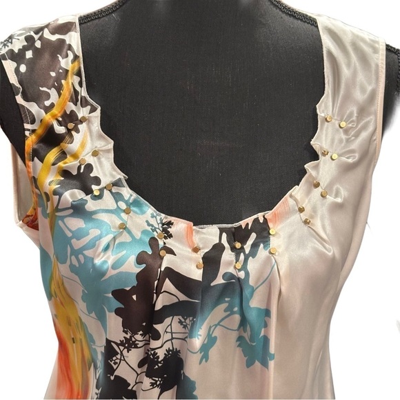 Tahari Sleeveless Blouse 100% silk studded ruffled neck ivory abstract color EUC - Picture 5 of 16